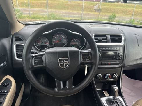Used 2014 Dodge Avenger SE FWD image 13