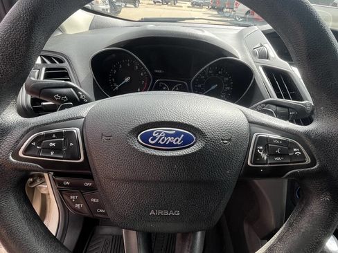 Used 2017 Ford Escape SE w/ SE Cold Weather Package image 14