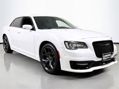 Used 2023 Chrysler 300 S w/ Comfort Group image 3