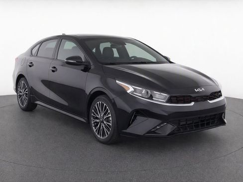 Used 2023 Kia Forte LXS FWD image 2