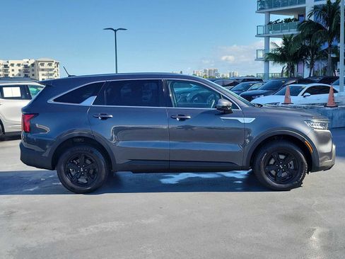 Used 2021 Kia Sorento LX image 7