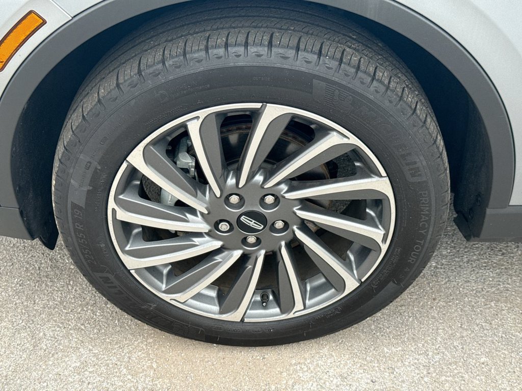 Used 2023 Lincoln Corsair Reserve w/ Equipment Group 202A AWD/4WD image 10