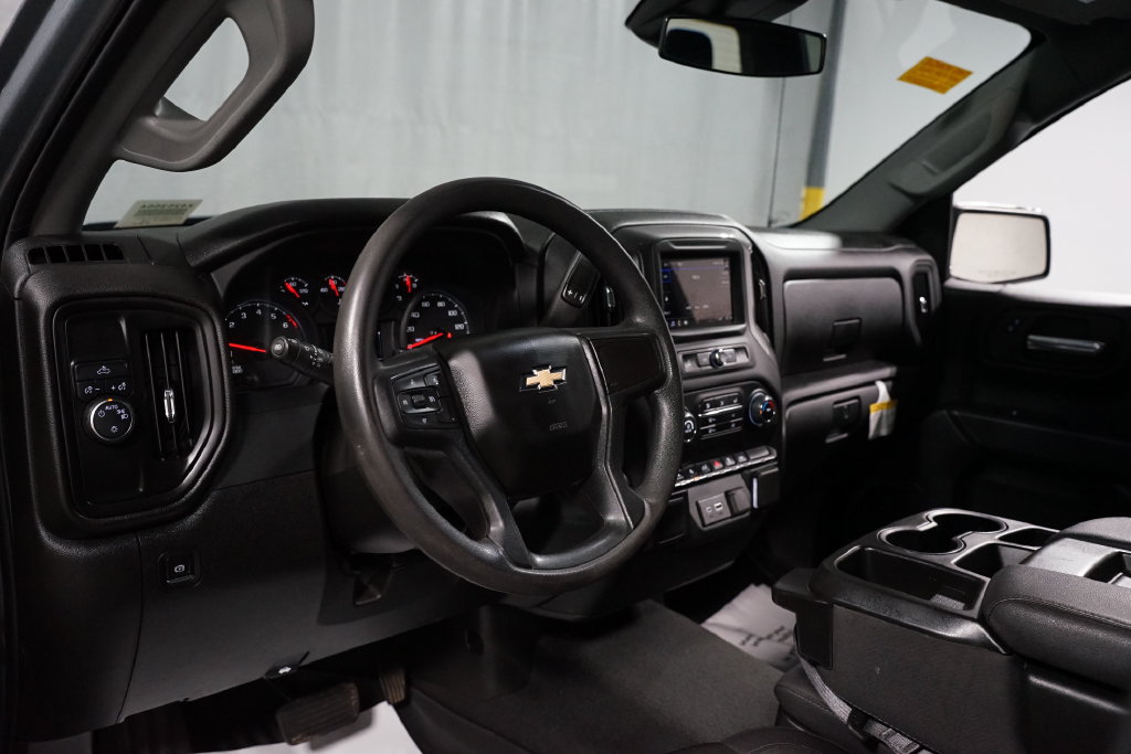 Used 2024 Chevrolet Silverado 1500 Custom w/ Turbomax Blackout Package RWD image 11