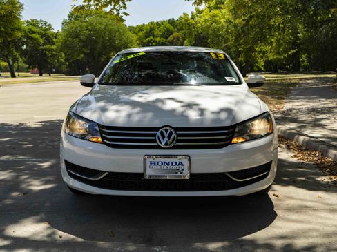 Used 2013 Volkswagen Passat 2.5 SE FWD image 3