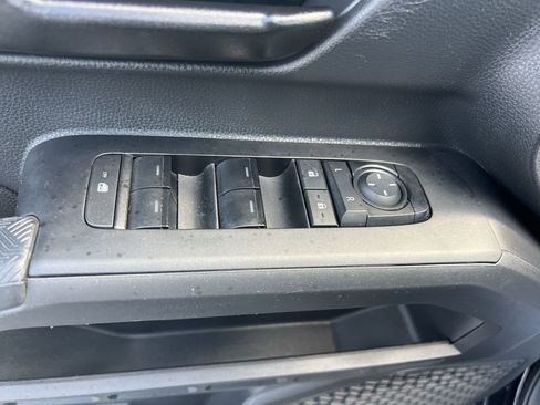 Used 2024 Toyota Tacoma SR5 image 15