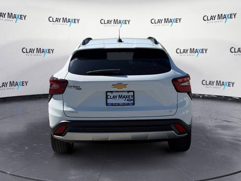 Used 2025 Chevrolet Trax LT w/ Driver Confidence Package FWD image 4