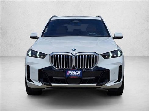 Used 2024 BMW X5 xDrive40i w/ M Sport Package AWD/4WD image 2
