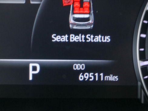 Used 2021 Toyota Highlander XLE FWD image 16