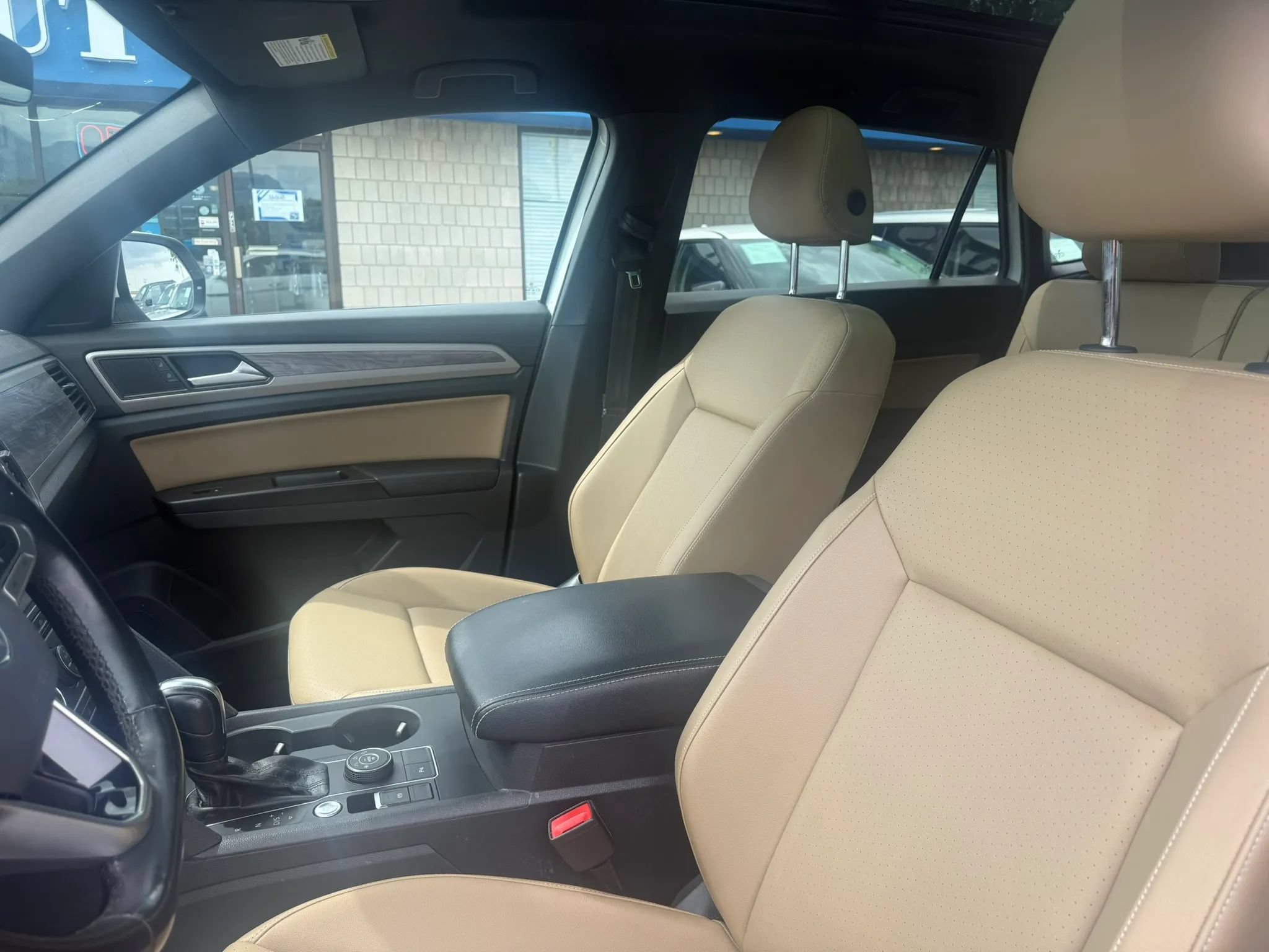 Used 2020 Volkswagen Atlas Cross Sport SE w/ Panoramic Sunroof Package AWD/4WD image 17
