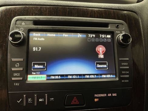 Used 2015 Chevrolet Traverse LT FWD image 19