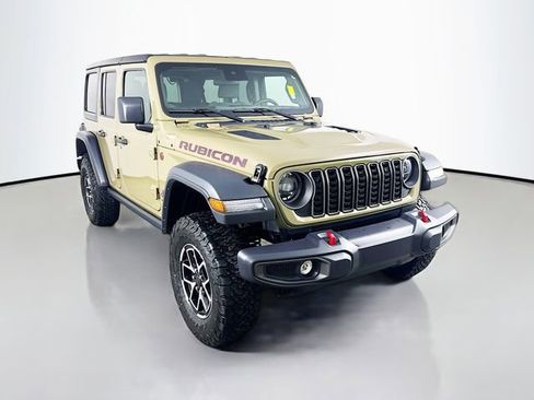Used 2025 Jeep Wrangler Unlimited Rubicon AWD/4WD image 3