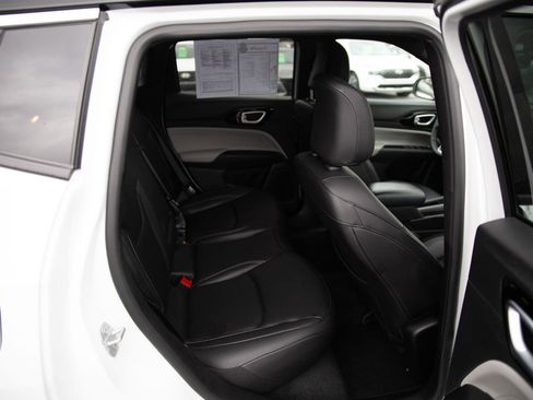 Used 2025 Jeep Compass Limited AWD/4WD image 22