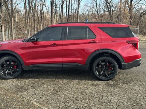 Certified 2023 Ford Explorer ST w/ Equipment Group 401A image 5