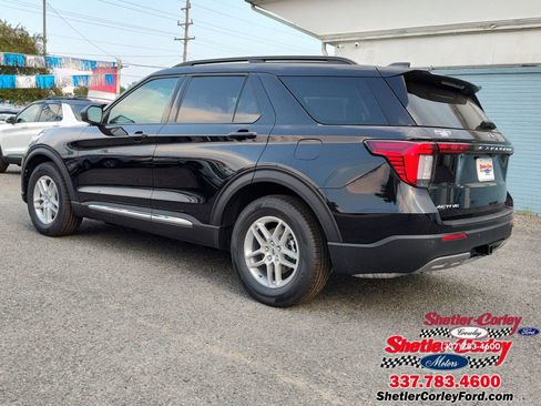 New 2025 Ford Explorer Active w/ Active Comfort Package image 3