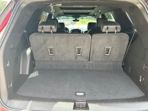 Used 2023 Chevrolet Traverse High Country w/ LPO, 'HIT The Road' Package FWD image 6