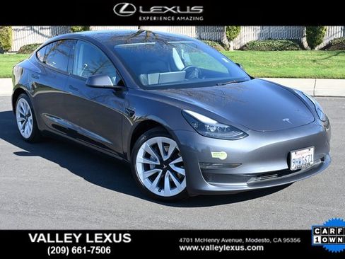 Used 2023 Tesla Model 3 Standard Range image 1