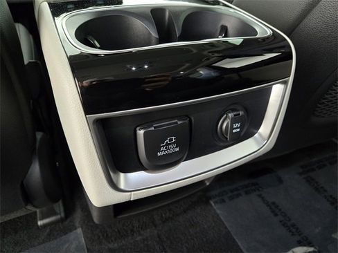 Used 2024 Kia Carnival SX Prestige image 13
