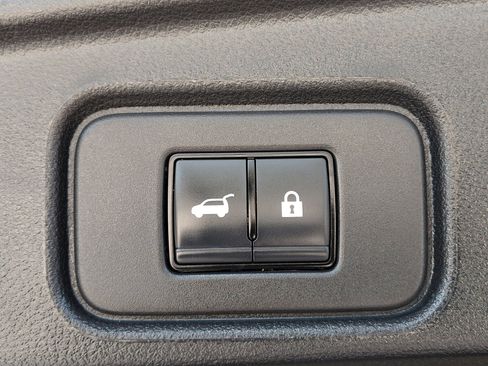 Certified 2024 Nissan Pathfinder SL image 34