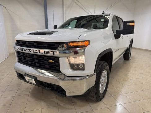 Used 2021 Chevrolet Silverado 2500 LT w/ Fleet Comfort Package AWD/4WD image 2