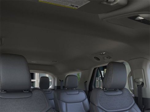 New 2025 Ford Explorer Active w/ Active Comfort Package image 22