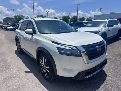 Used 2023 Nissan Pathfinder Platinum AWD/4WD image 1
