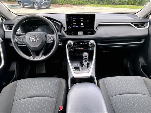 Used 2025 Toyota RAV4 XLE AWD/4WD image 21