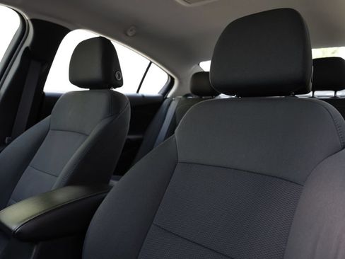 Used 2016 Chevrolet Cruze LT FWD image 13