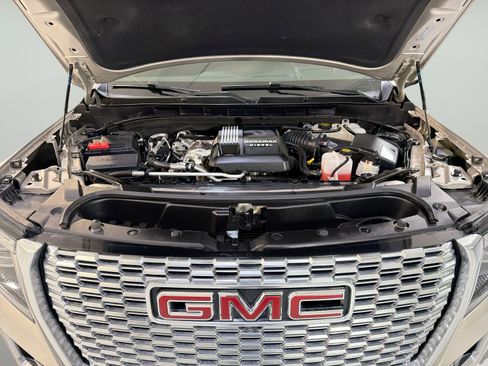 Used 2023 GMC Yukon XL Denali AWD/4WD image 31