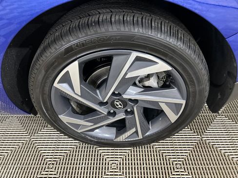 Certified 2025 Hyundai Elantra Sport FWD image 10