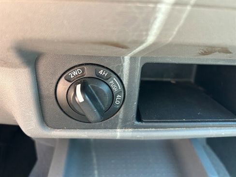 Used 2008 Nissan Frontier SE w/ SE Value Truck Pkg AWD/4WD image 15