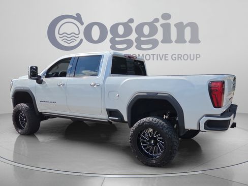 Used 2024 GMC Sierra 2500 Denali w/ Denali Reserve Package AWD/4WD image 3