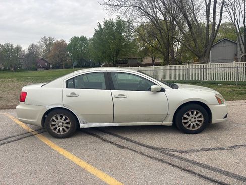 Used 2009 Mitsubishi Galant ES image 9