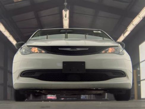 Used 2024 Chrysler Voyager LX FWD image 3