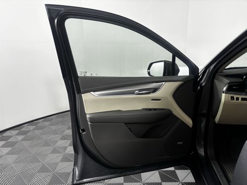 Used 2022 Cadillac XT5 Premium Luxury image 22