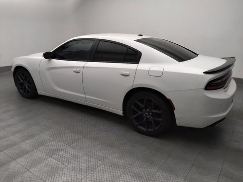 Used 2019 Dodge Charger SXT w/ Plus Group RWD image 3