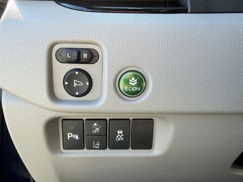 Used 2021 Honda Pilot Touring image 12