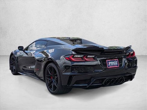 Used 2024 Chevrolet Corvette Z06 RWD image 8