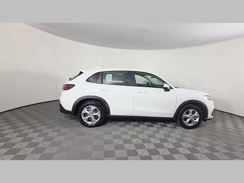 Used 2023 Honda HR-V LX image 3