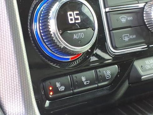 Certified 2024 GMC Yukon Denali image 19