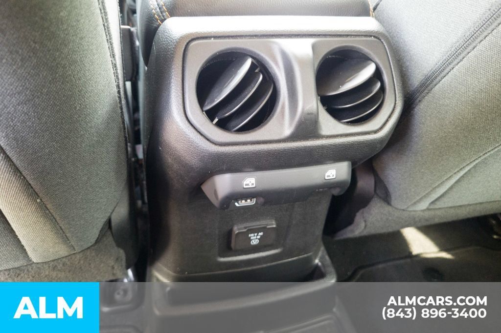 Used 2024 Jeep Wrangler Unlimited Sahara AWD/4WD image 22
