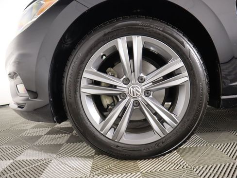 Used 2019 Volkswagen Jetta R-Line w/ R-Line Cold Weather Package image 30