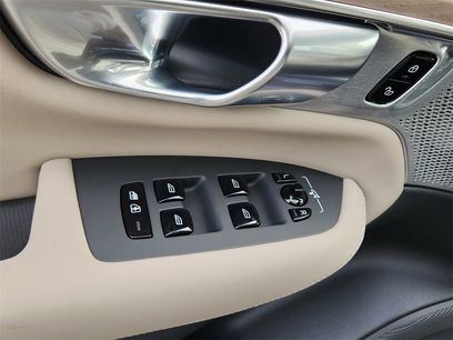 New 2026 Volvo XC90 T8 Ultra w/ Lounge Package