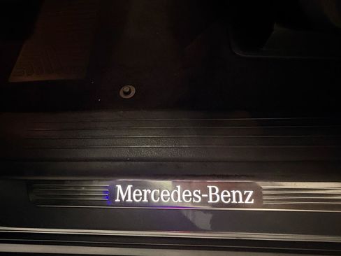 Used 2020 Mercedes-Benz GLS 450 4MATIC image 25