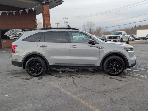 Used 2022 Kia Sorento S w/ Panoramic Sunroof Package image 12