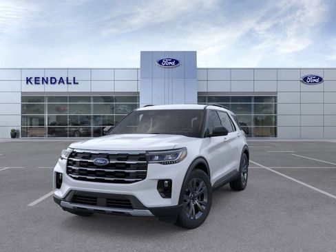 New 2026 Ford Explorer Active w/ Active Comfort Package image 2