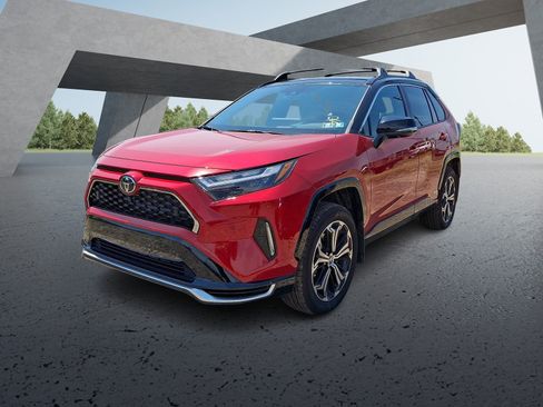 Certified 2025 Toyota RAV4 XSE w/ Premium Package AWD/4WD image 2
