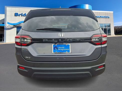 Used 2023 Honda Pilot LX image 5