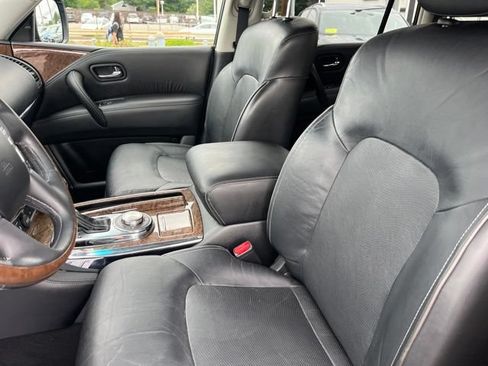 Used 2016 INFINITI QX80 4WD w/ Driver's Assistance Package image 9