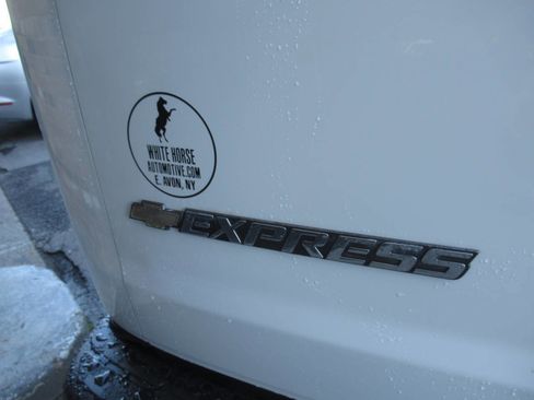 Used 2024 Chevrolet Express 2500 w/ Driver Convenience Package RWD image 10