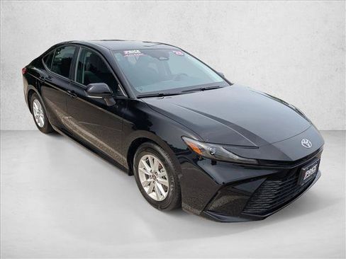Used 2025 Toyota Camry LE FWD image 3